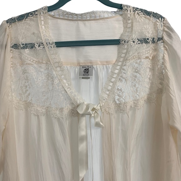 White Rose Katherine Harestad Dressing Robe Size Small - Picture 3 of 12